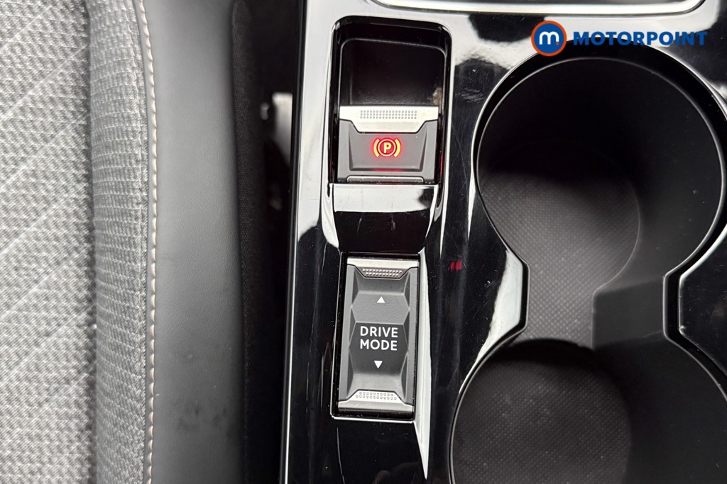 Peugeot 2008 Allure Manual Petrol SUV - Stock Number (1661632) - 17th supplementary image