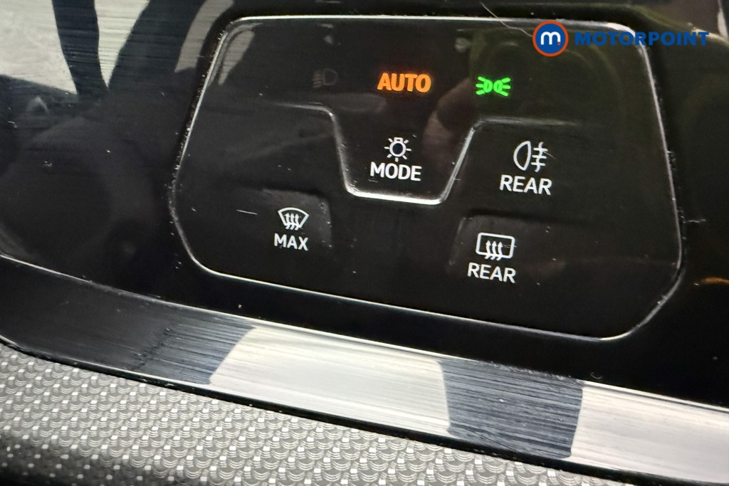 Volkswagen Golf R-Line Automatic Petrol Hatchback - Stock Number (1661778) - 17th supplementary image