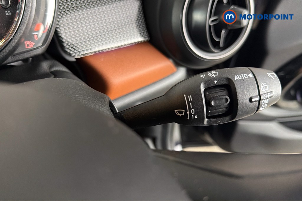 Mini Hatchback Cooper Exclusive Automatic Petrol Hatchback - Stock Number (1663327) - 7th supplementary image
