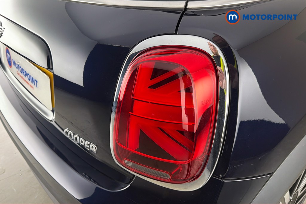 Mini Hatchback Cooper Exclusive Automatic Petrol Hatchback - Stock Number (1663327) - 38th supplementary image