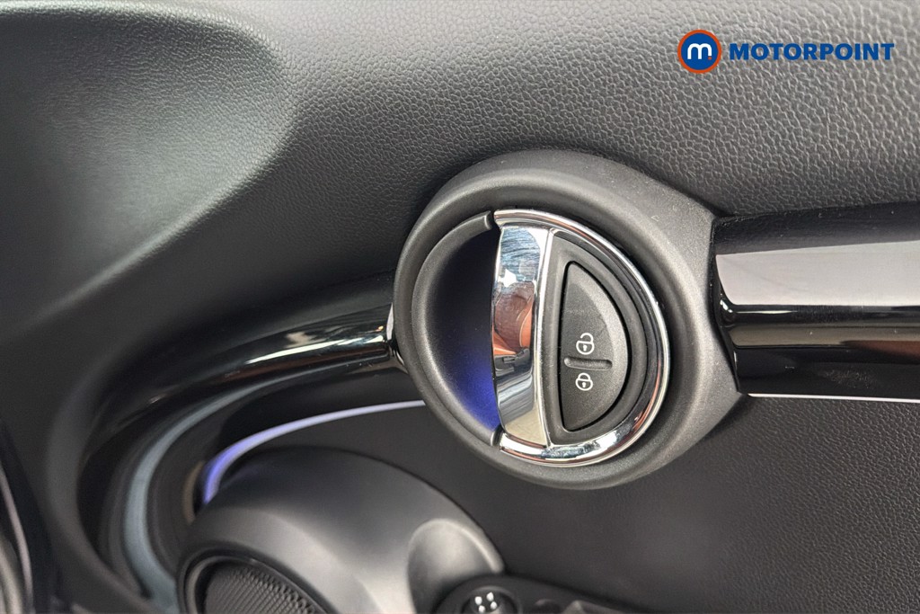 Mini Hatchback Cooper Exclusive Automatic Petrol Hatchback - Stock Number (1663327) - 42nd supplementary image