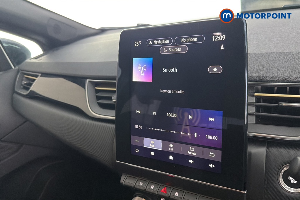 Renault Captur Engineered Automatic Petrol-Electric Hybrid SUV - Stock Number (1663363) - 8th supplementary image