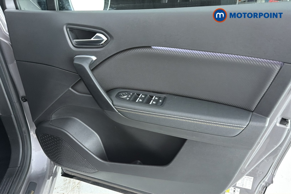 Renault Captur Engineered Automatic Petrol-Electric Hybrid SUV - Stock Number (1663363) - 18th supplementary image