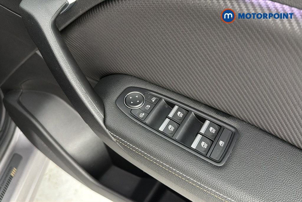 Renault Captur Engineered Automatic Petrol-Electric Hybrid SUV - Stock Number (1663363) - 19th supplementary image