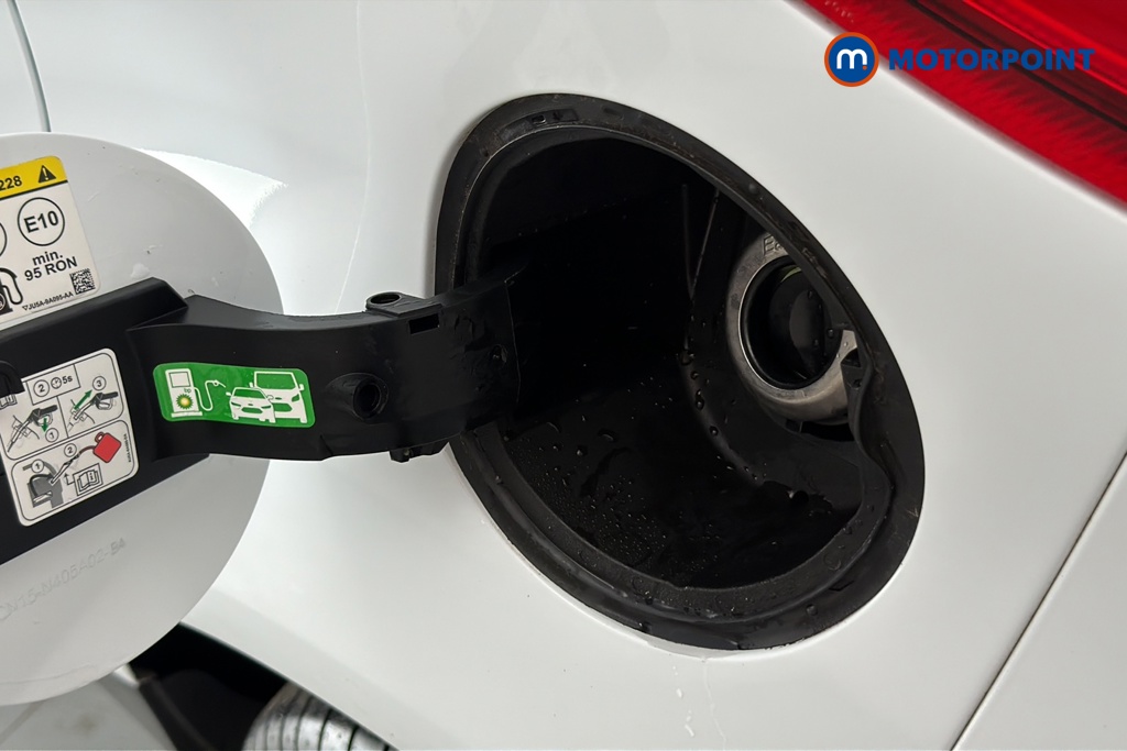 Ford Ecosport Titanium Automatic Petrol SUV - Stock Number (1663367) - 41st supplementary image