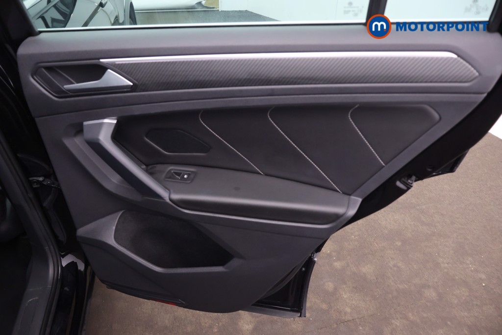 Volkswagen Tiguan R-Line Automatic Petrol SUV - Stock Number (1663501) - 17th supplementary image