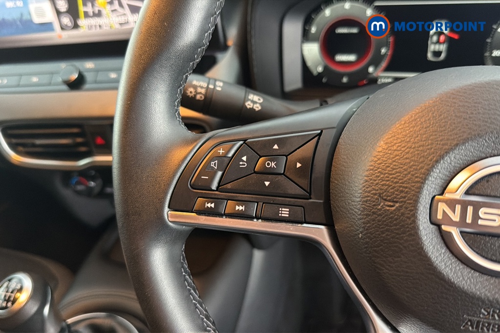 Nissan Juke N-Connecta Manual Petrol SUV - Stock Number (1663562) - 4th supplementary image