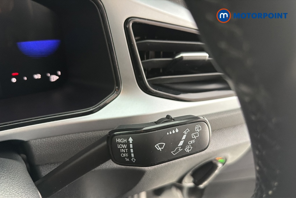 Volkswagen T-Roc Life Manual Petrol SUV - Stock Number (1663696) - 6th supplementary image