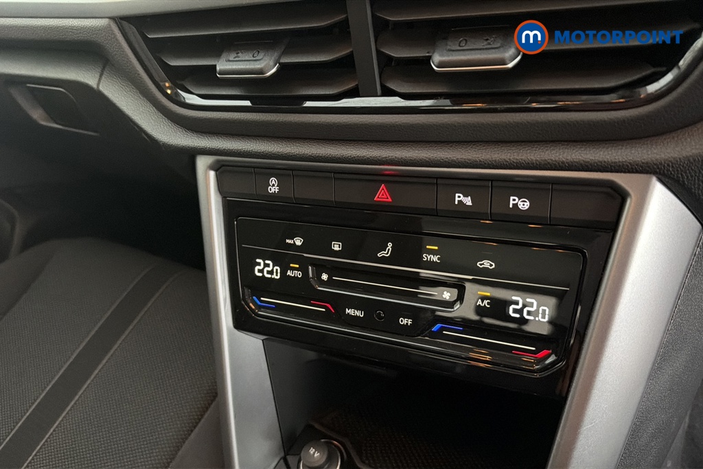 Volkswagen T-Roc Life Manual Petrol SUV - Stock Number (1663696) - 12th supplementary image