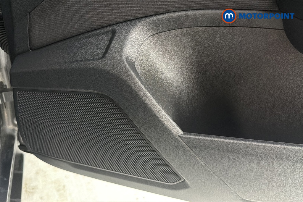 Volkswagen T-Roc Life Manual Petrol SUV - Stock Number (1663696) - 21st supplementary image