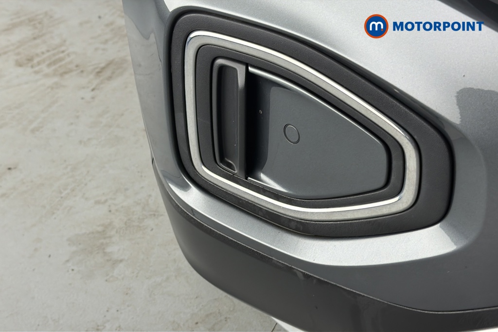 Volkswagen T-Roc Life Manual Petrol SUV - Stock Number (1663696) - 38th supplementary image