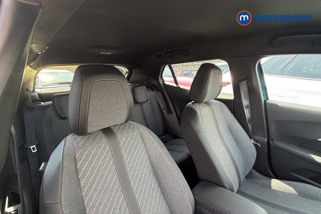 Peugeot 2008 Allure Automatic Petrol SUV - Stock Number (1663856) - 23rd supplementary image