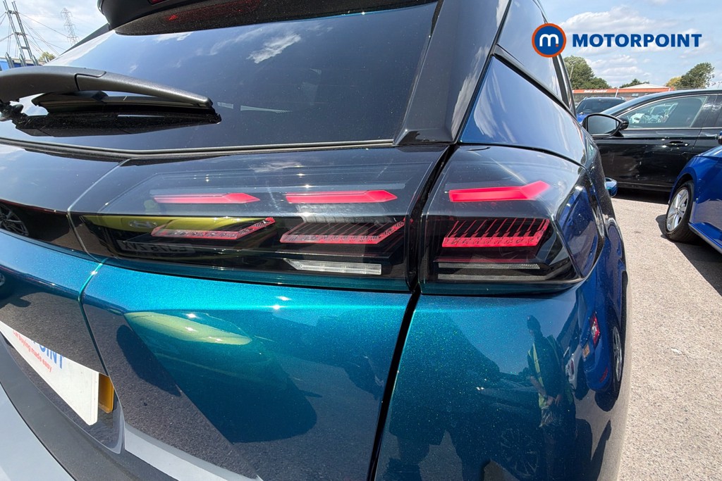 Peugeot 2008 Allure Automatic Petrol SUV - Stock Number (1663856) - 38th supplementary image