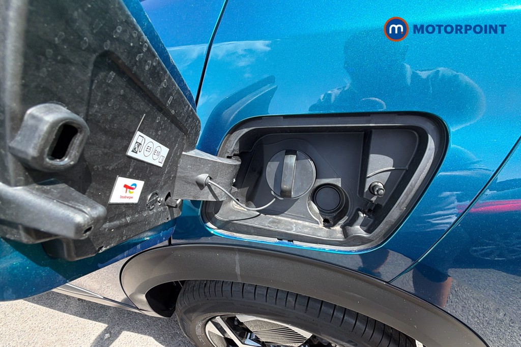 Peugeot 2008 Allure Automatic Petrol SUV - Stock Number (1663856) - 41st supplementary image