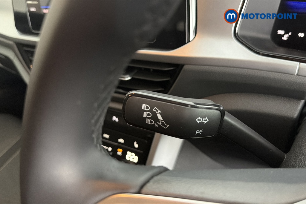 Volkswagen T-Roc Match Manual Petrol SUV - Stock Number (1664122) - 5th supplementary image