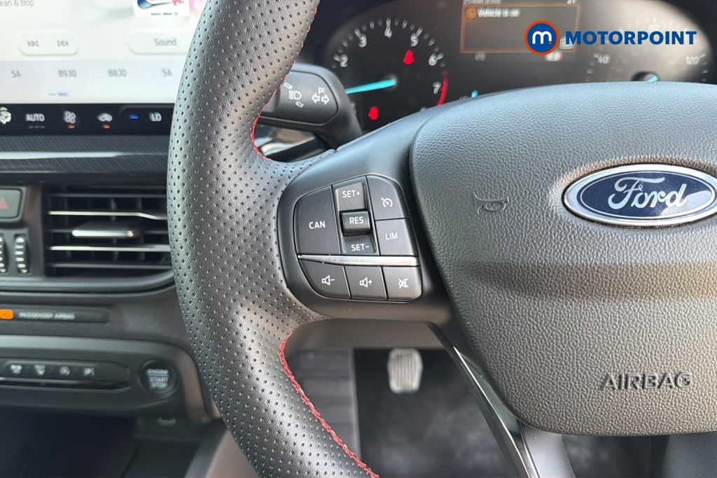 Ford Focus St-Line Manual Petrol Hatchback - Stock Number (1651246) - 4th supplementary image