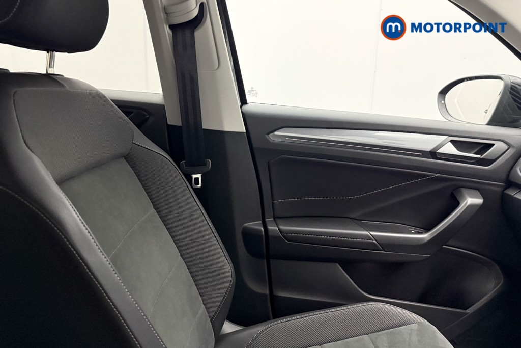 Volkswagen T-Roc Style Manual Petrol SUV - Stock Number (1652059) - 41st supplementary image