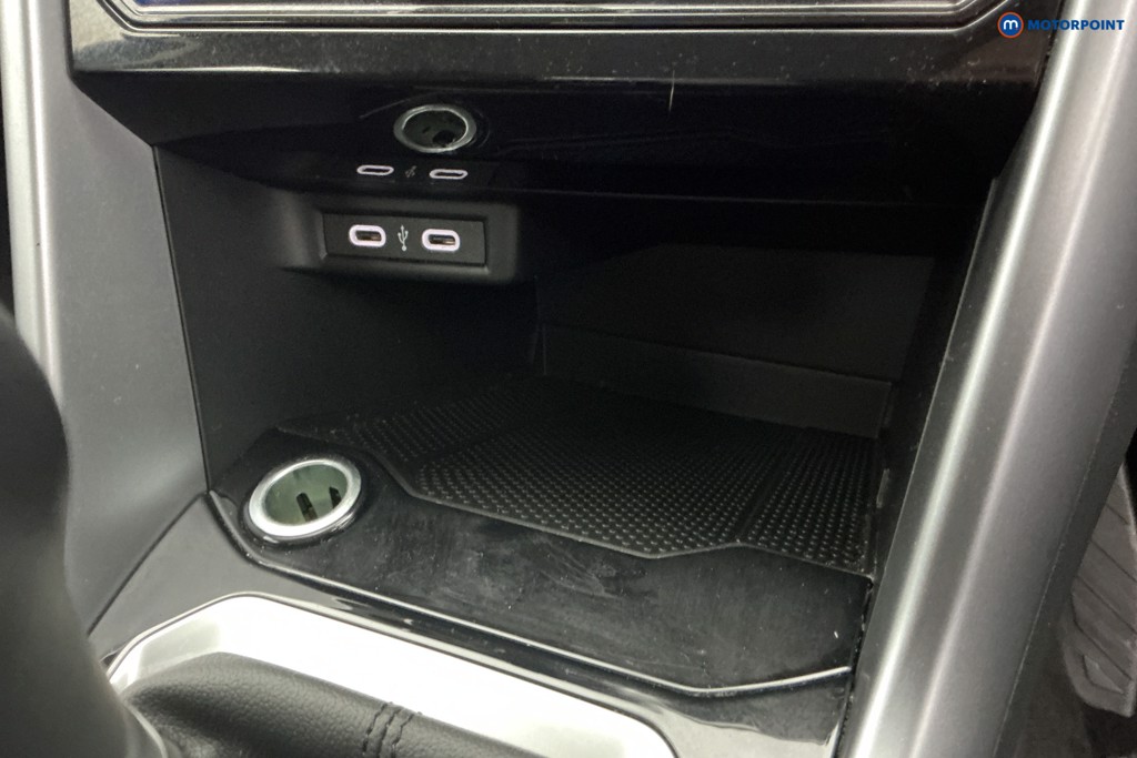 Volkswagen T-Roc Life Manual Petrol SUV - Stock Number (1652884) - 16th supplementary image