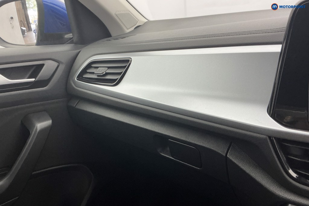 Volkswagen T-Roc Life Manual Petrol SUV - Stock Number (1652884) - 18th supplementary image