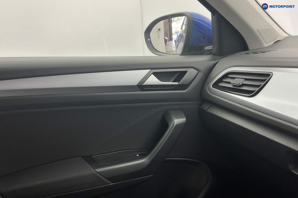 Volkswagen T-Roc Life Manual Petrol SUV - Stock Number (1652884) - 19th supplementary image