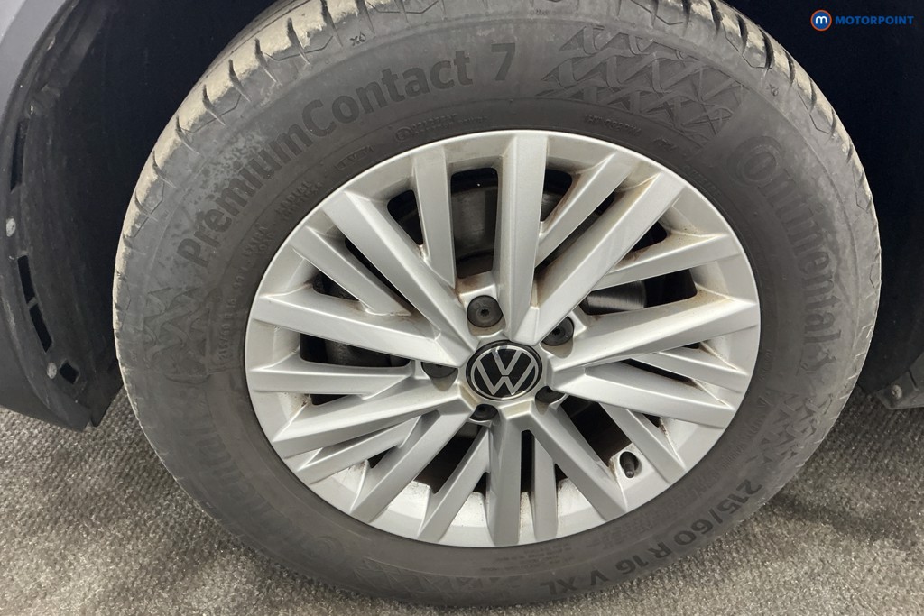 Volkswagen T-Roc Life Manual Petrol SUV - Stock Number (1652884) - 34th supplementary image