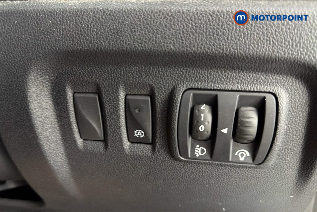 Renault Captur Iconic Manual Petrol SUV - Stock Number (1653433) - 16th supplementary image