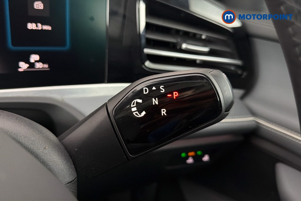 Volkswagen Passat Life Automatic Petrol Plug-In Hybrid Estate - Stock Number (1654187) - 7th supplementary image