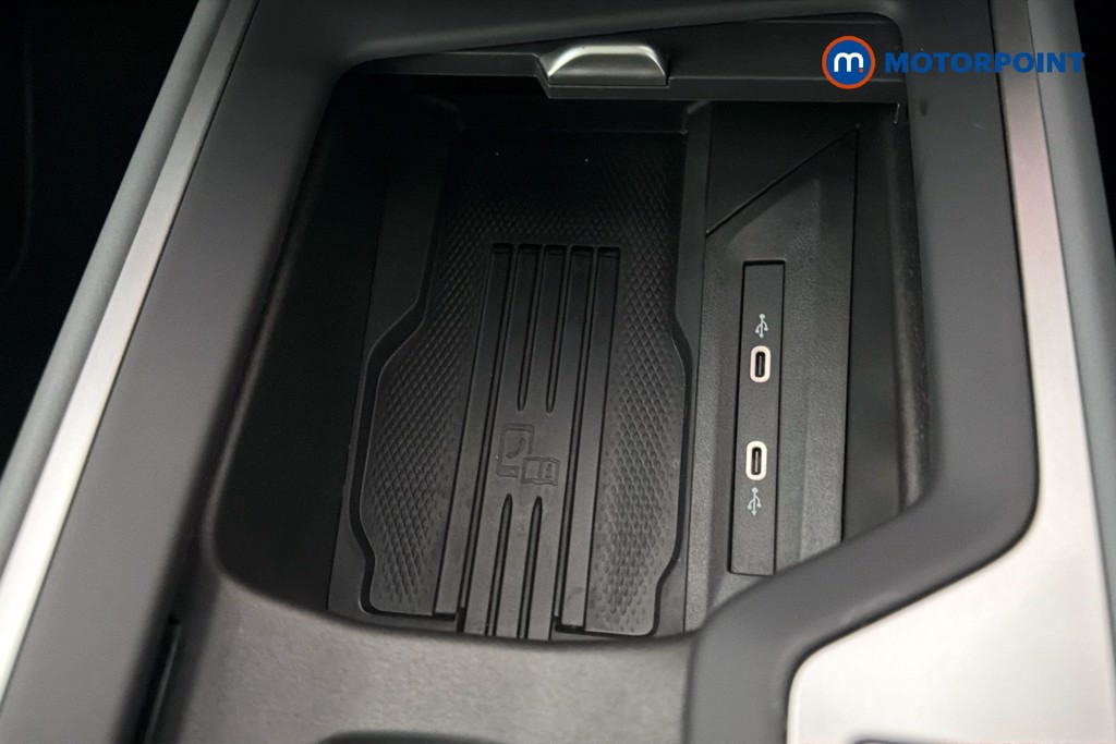 Volkswagen Passat Life Automatic Petrol Plug-In Hybrid Estate - Stock Number (1654187) - 17th supplementary image