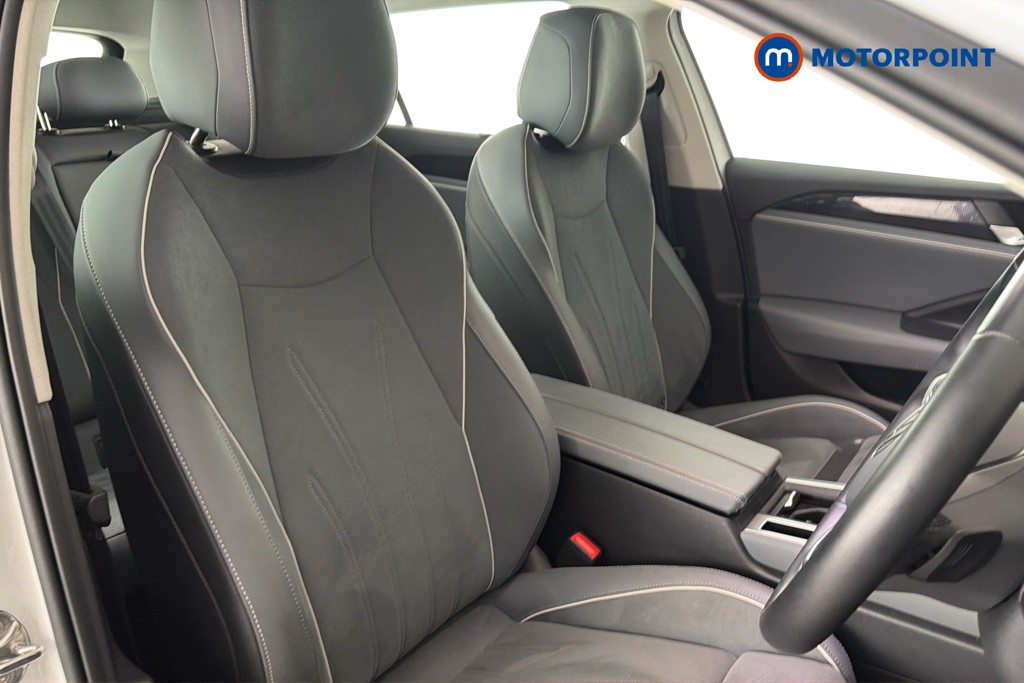 Volkswagen Passat Life Automatic Petrol Plug-In Hybrid Estate - Stock Number (1654187) - 22nd supplementary image