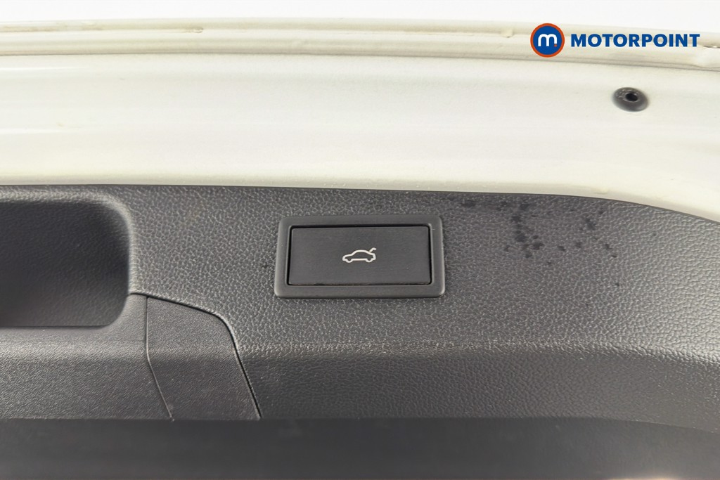 Volkswagen Passat Life Automatic Petrol Plug-In Hybrid Estate - Stock Number (1654187) - 35th supplementary image