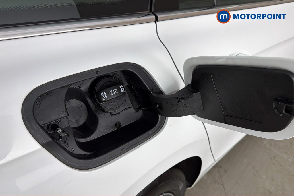 Volkswagen Passat Life Automatic Petrol Plug-In Hybrid Estate - Stock Number (1654187) - 41st supplementary image
