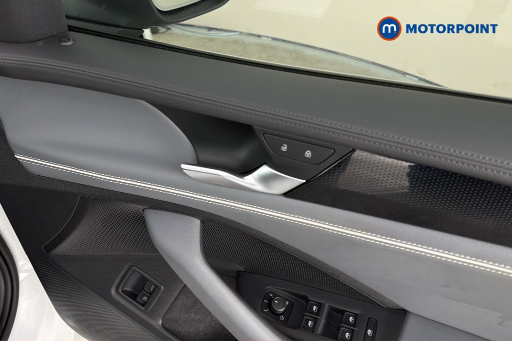 Volkswagen Passat Life Automatic Petrol Plug-In Hybrid Estate - Stock Number (1654187) - 42nd supplementary image