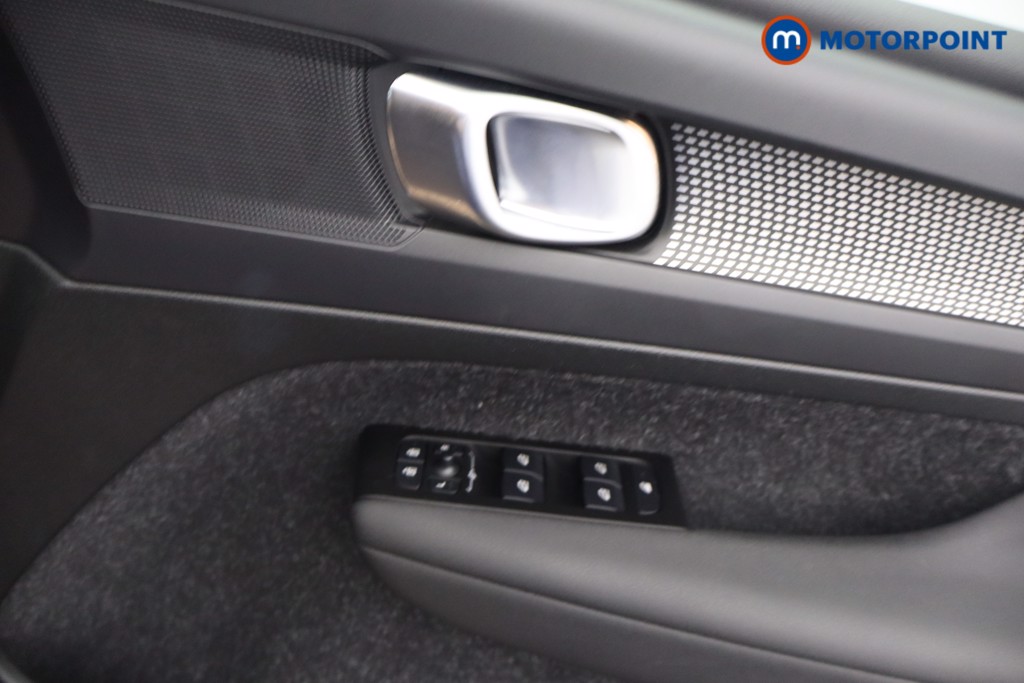 Volvo Xc40 R Design Automatic Petrol SUV - Stock Number (1654367) - 8th supplementary image