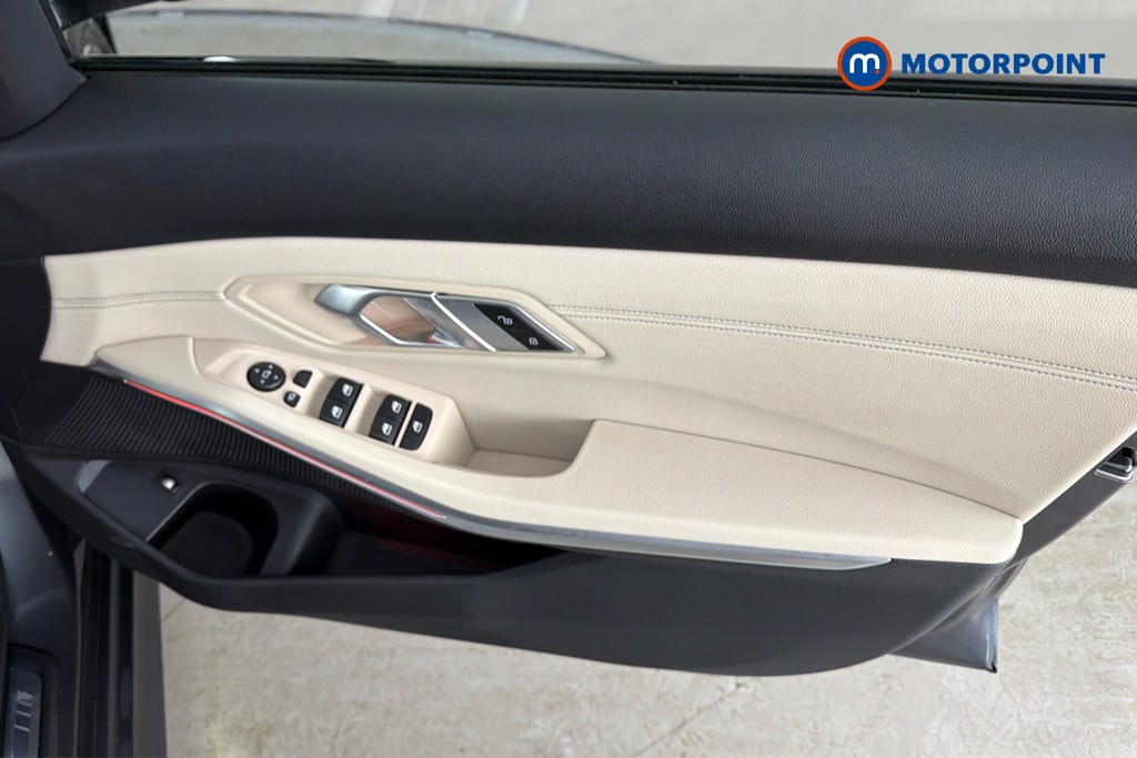 BMW 3 Series M Sport Automatic Petrol Plug-In Hybrid Saloon - Stock Number (1655556) - 19th supplementary image