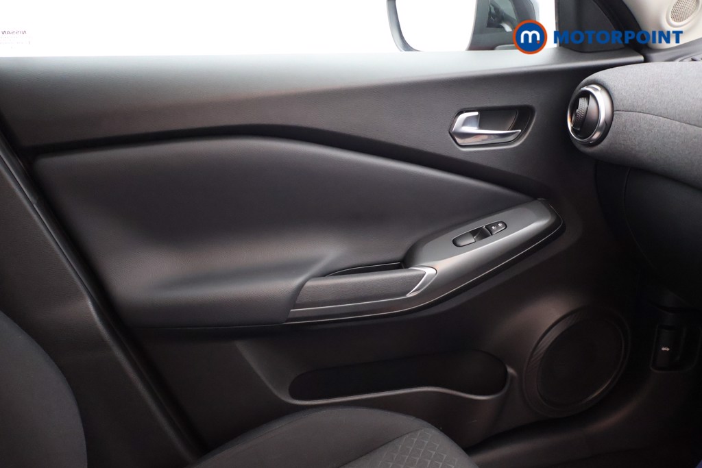 Nissan Juke Acenta Premium Automatic Petrol SUV - Stock Number (1655583) - 11th supplementary image