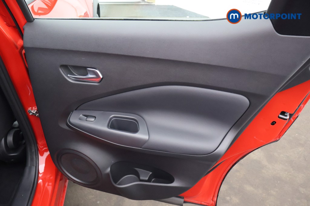 Nissan Juke Acenta Premium Automatic Petrol SUV - Stock Number (1655583) - 17th supplementary image