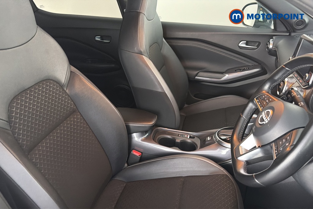 Nissan Juke N-Connecta Automatic Petrol SUV - Stock Number (1655908) - 22nd supplementary image