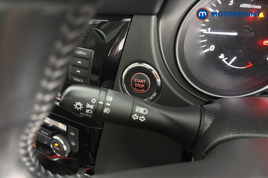 Nissan Qashqai Tekna Manual Petrol SUV - Stock Number (1656076) - 5th supplementary image