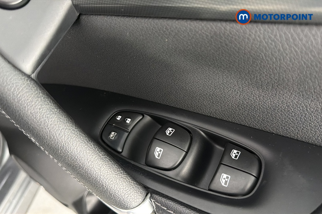 Nissan Qashqai Tekna Manual Petrol SUV - Stock Number (1656076) - 19th supplementary image
