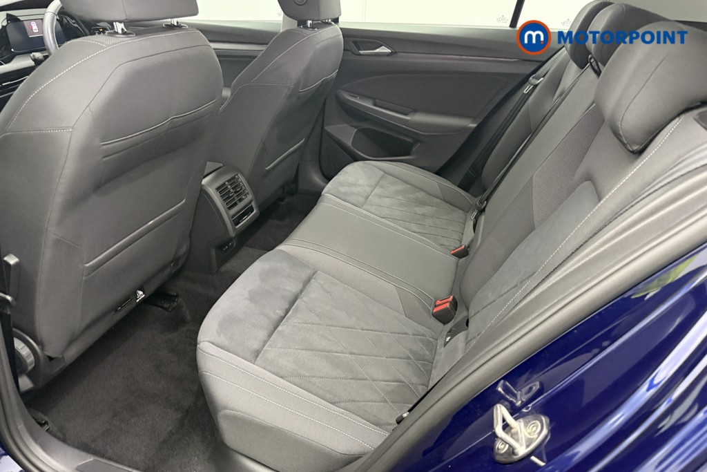 Volkswagen Golf Style Manual Petrol Hatchback - Stock Number (1657790) - 4th supplementary image