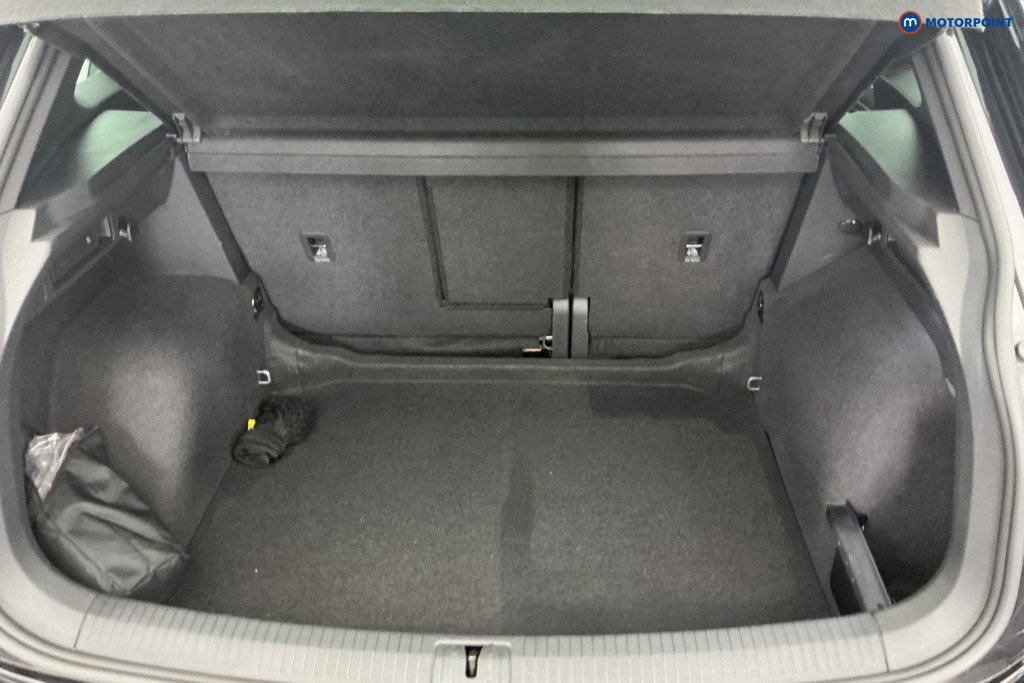 Volkswagen Tiguan R-Line Automatic Petrol SUV - Stock Number (1657847) - 3rd supplementary image