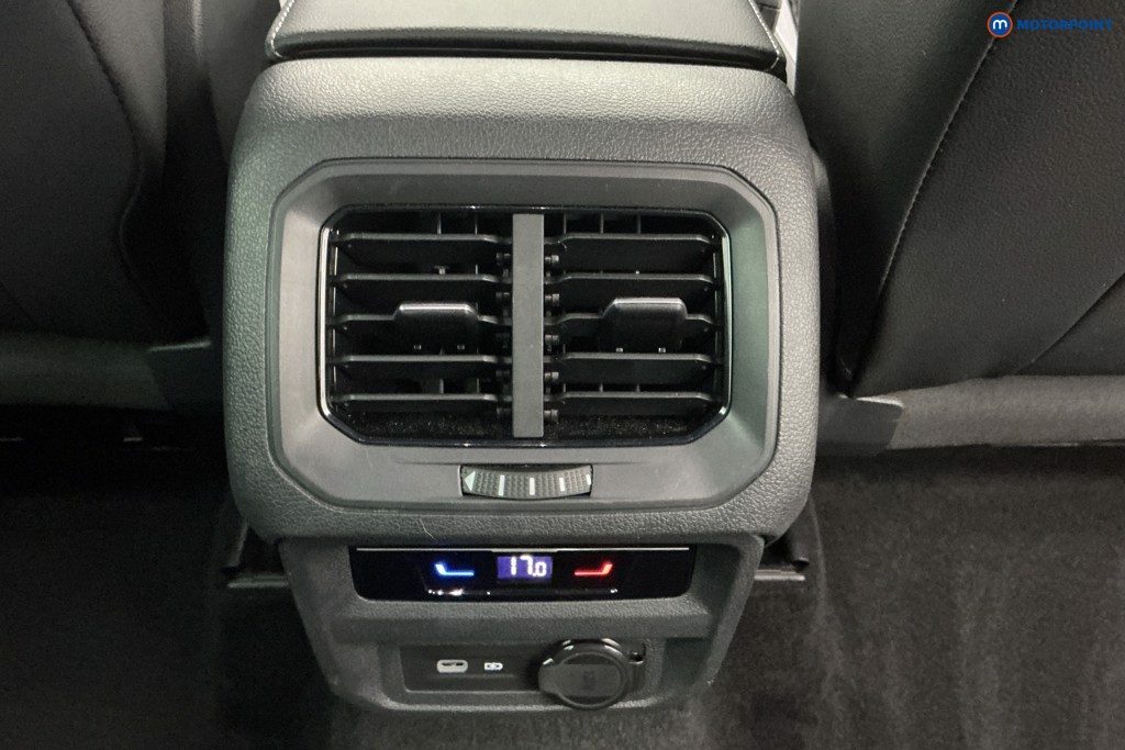 Volkswagen Tiguan R-Line Automatic Petrol SUV - Stock Number (1657847) - 10th supplementary image