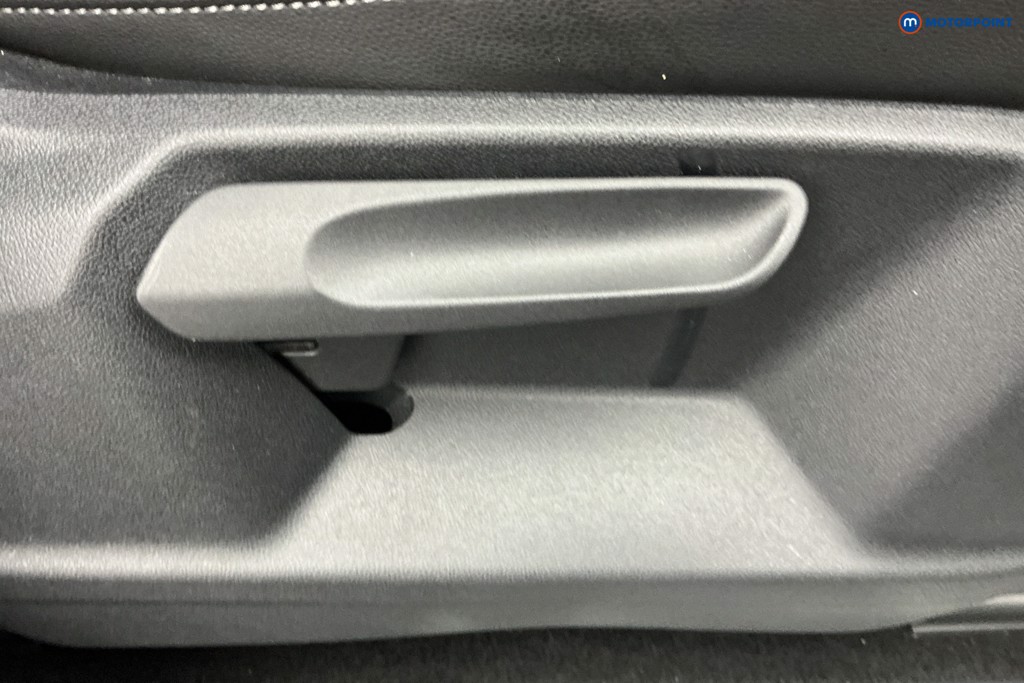 Volkswagen Tiguan R-Line Automatic Petrol SUV - Stock Number (1657847) - 21st supplementary image