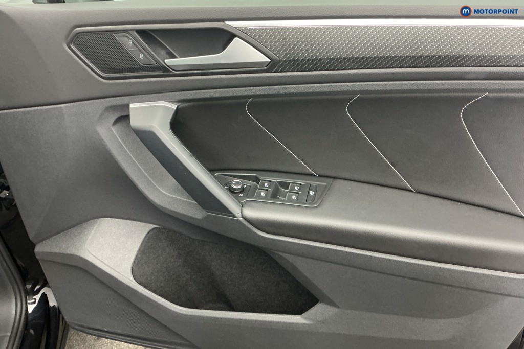 Volkswagen Tiguan R-Line Automatic Petrol SUV - Stock Number (1657847) - 22nd supplementary image