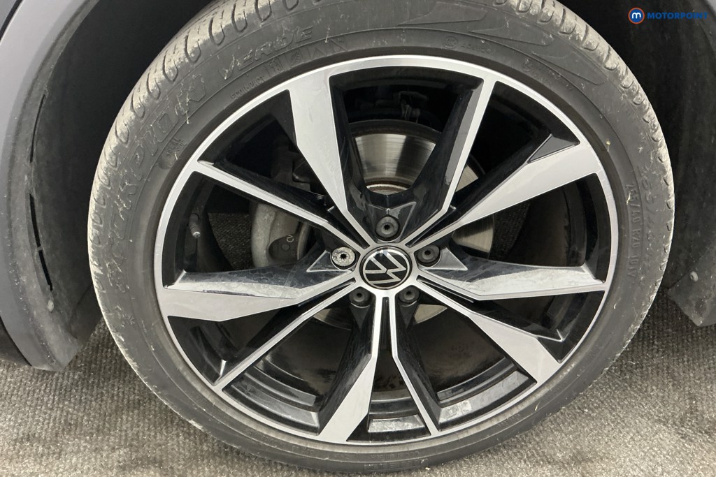 Volkswagen Tiguan R-Line Automatic Petrol SUV - Stock Number (1657847) - 32nd supplementary image