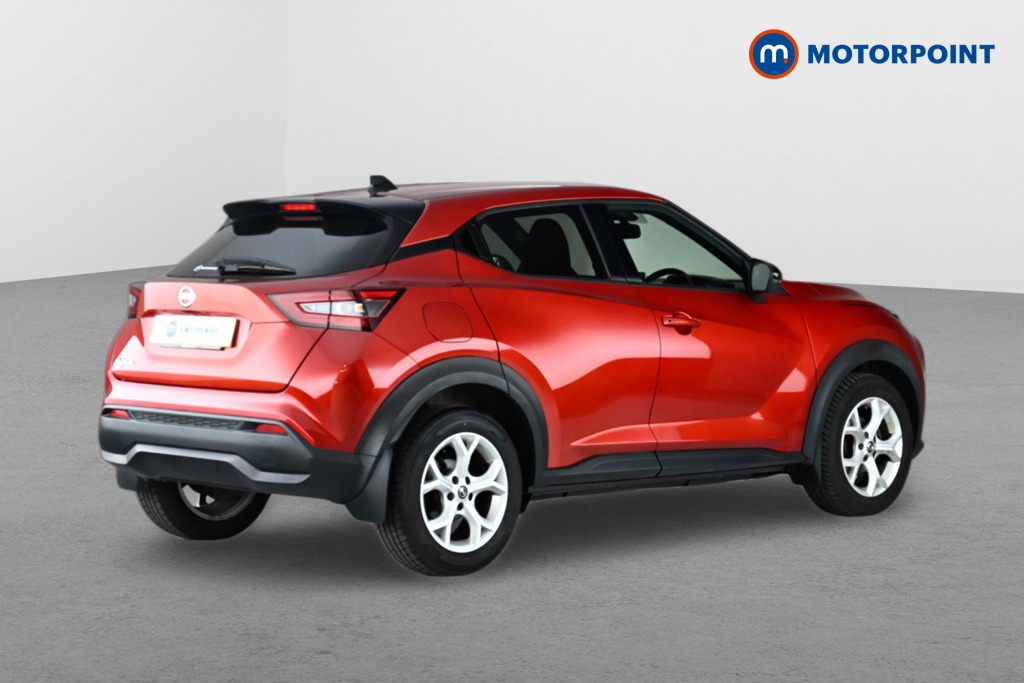 Nissan Juke N-Connecta Manual Petrol SUV - Stock Number (1660216) - Drivers side rear corner