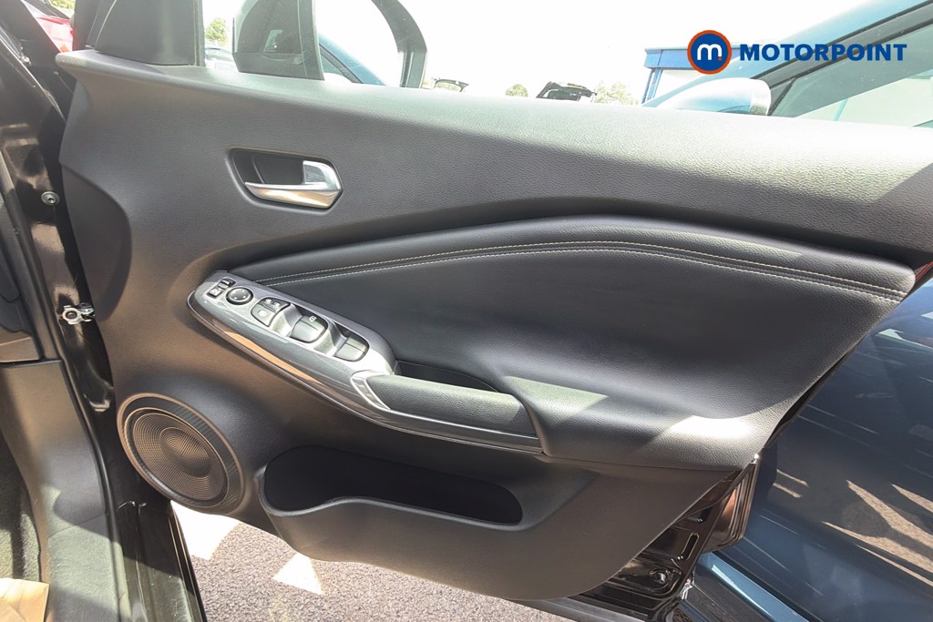 Nissan Juke N-Connecta Manual Petrol SUV - Stock Number (1660521) - 19th supplementary image