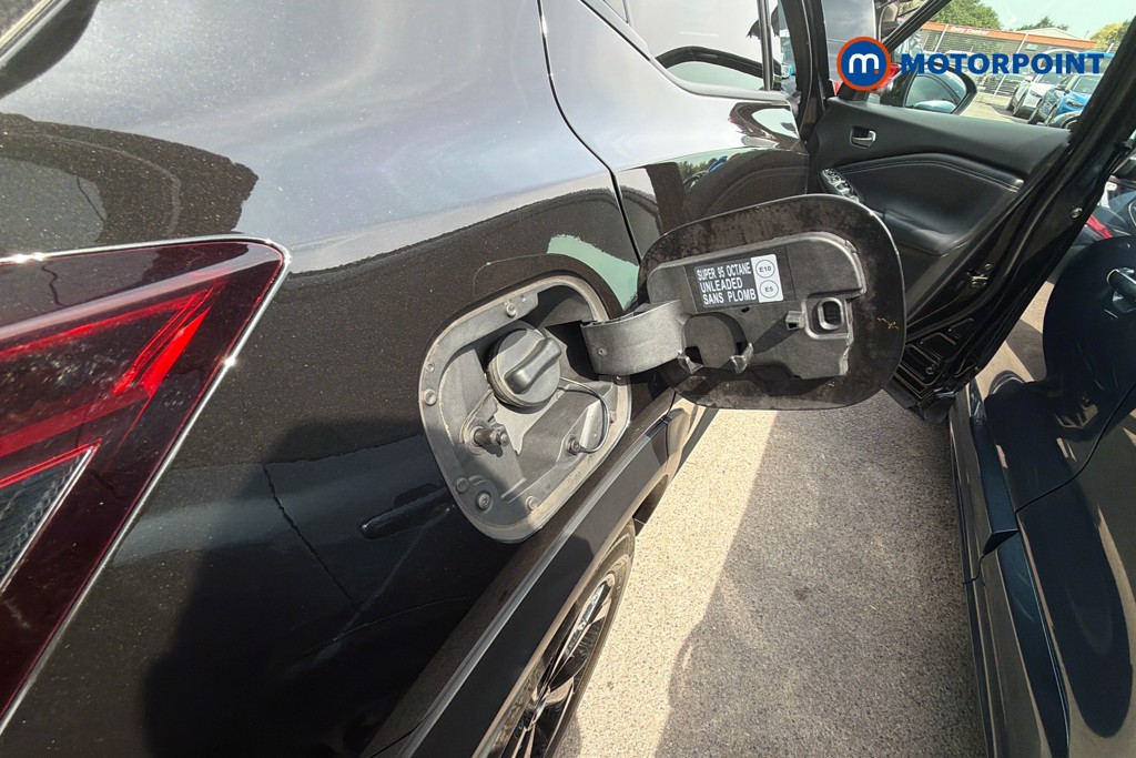 Nissan Juke N-Connecta Manual Petrol SUV - Stock Number (1660521) - 41st supplementary image