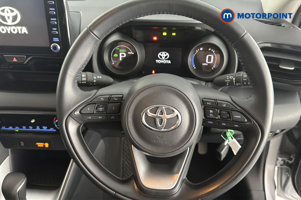 Toyota Yaris Design Automatic Petrol-Electric Hybrid Hatchback - Stock Number (1661995) - 2nd supplementary image