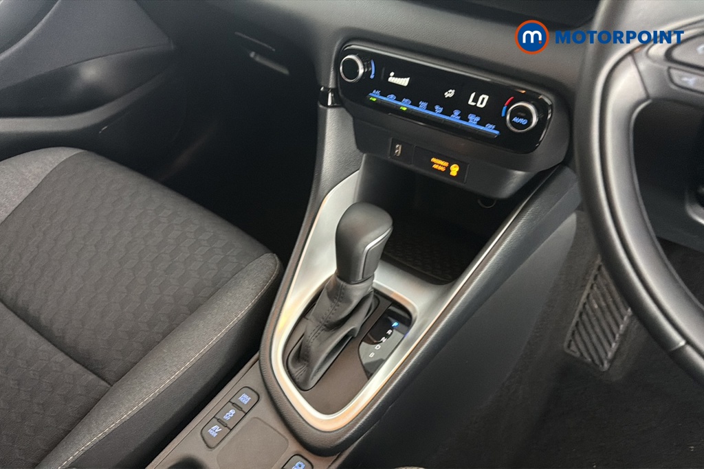 Toyota Yaris Design Automatic Petrol-Electric Hybrid Hatchback - Stock Number (1661995) - 15th supplementary image